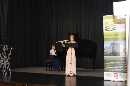 Oprawa muzyczna Oliwia Wantukok (flet poprzeczny) oraz Zuzanna Pradela (fortepian)